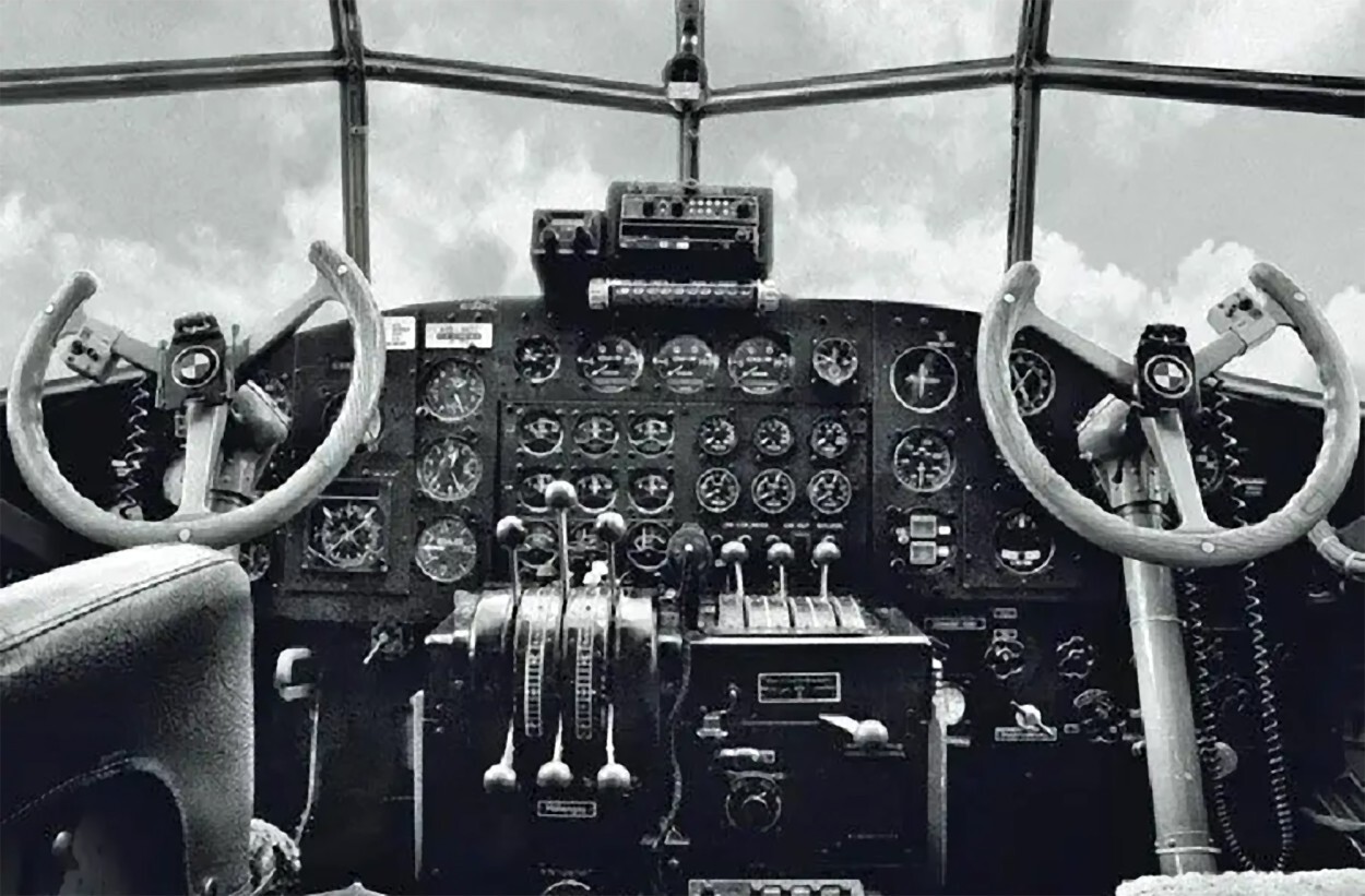 Штурвал самолета. Junkers Cockpit ju52. Юнкерс 52 кабина. Юнкерс-52 кабина пилота. Ju 52 Cockpit.